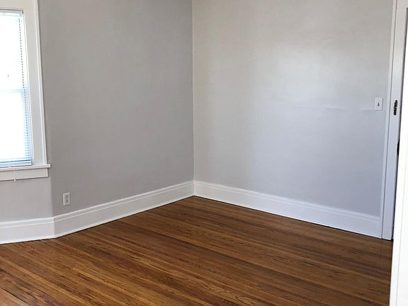 5th image of 92 Eiseman Ave