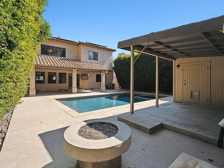 22030 Providencia St — Photo 25