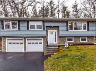 (Undisclosed Address), Saugerties, NY 12477