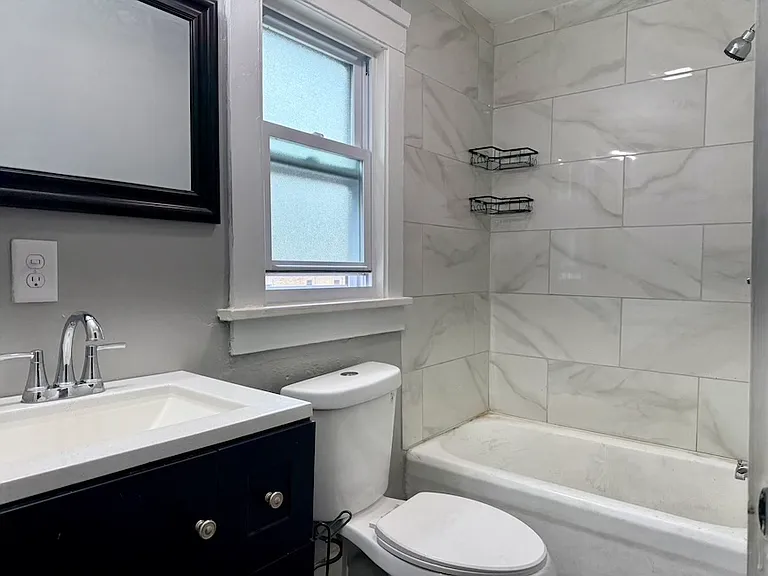 1805 State St #1/2 — Photo 5