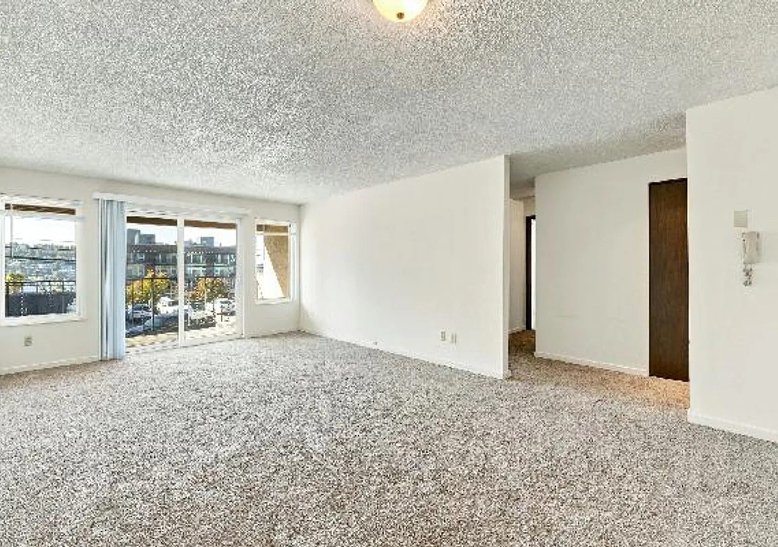 Villa Anita 2231 Franklin Ave E — Photo 3