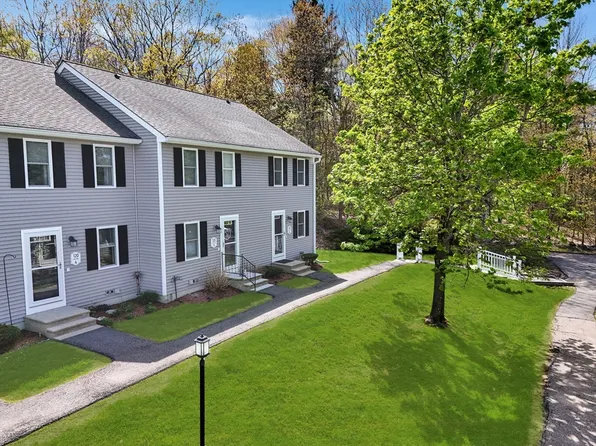 120 Olde Colonial Dr APT 6, Gardner, MA 01440