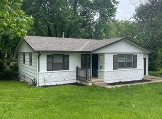 9720 Hillcrest Rd, Kansas City, MO 64137