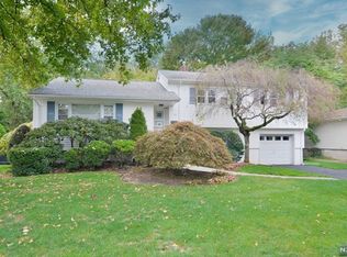 39 Coles Ct, River Edge, NJ 07661