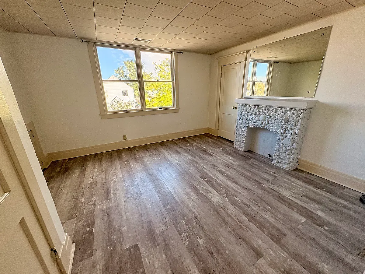 2 bed, 750 sqft, $1,100 — Photo 3