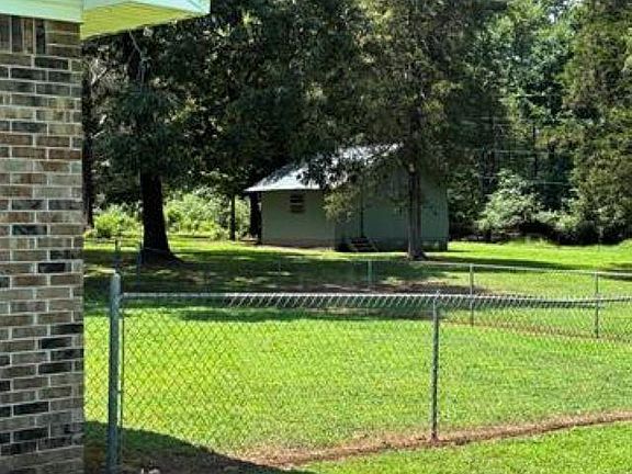 5th image of 241 Lakewood Dr