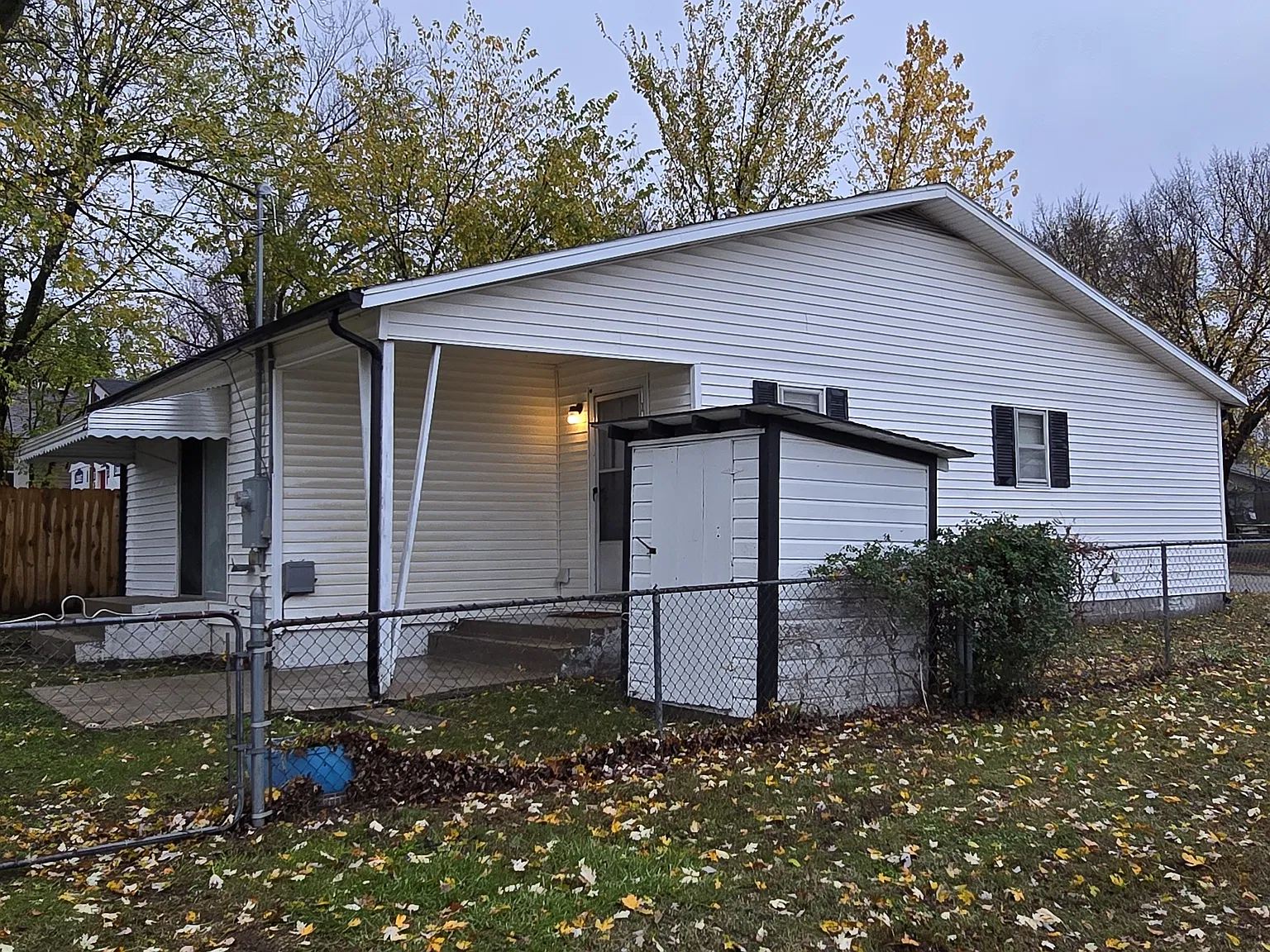 2 bed, 1050 sqft, $975 — Photo 2