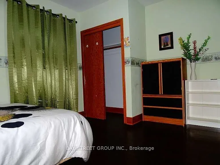 14 Macbeth Blvd — Photo 12