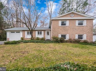 7928 Robison Rd, Bethesda, MD 20817