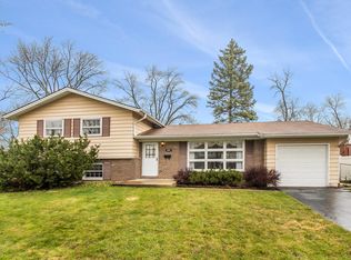 6625 Westmoreland Dr, Woodridge, IL 60517