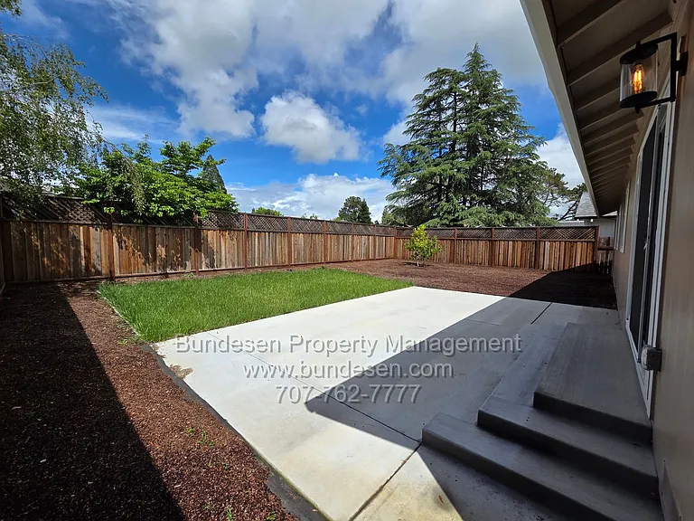 8023 Washington Ave — Photo 16