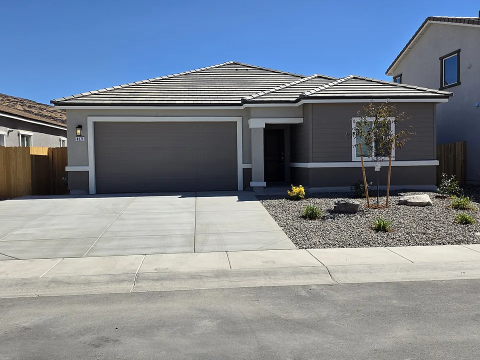 4371 Single Pine Way