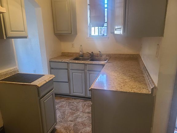 3rd image of 16589 Sorrento St