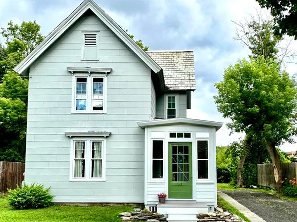 32 Worthington St, Pittsfield, MA 01201
