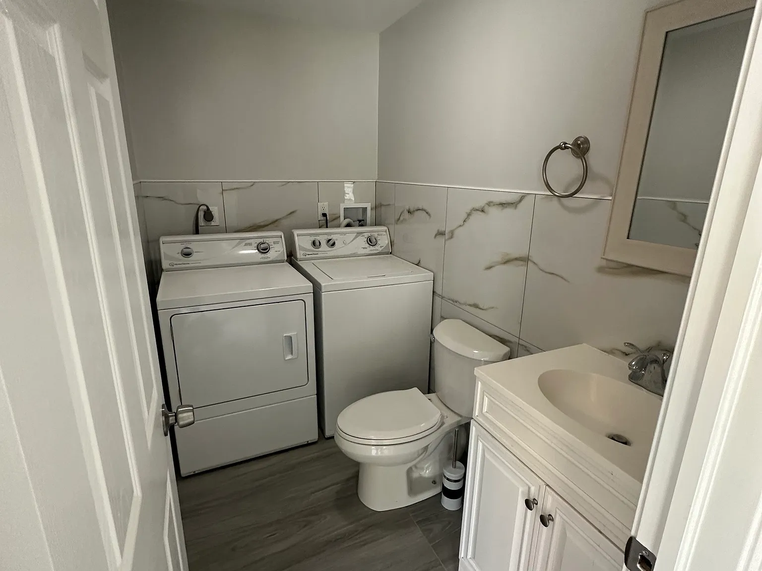 2 bed, 1.5 bath, 1952 sqft, $2,200 — Photo 4