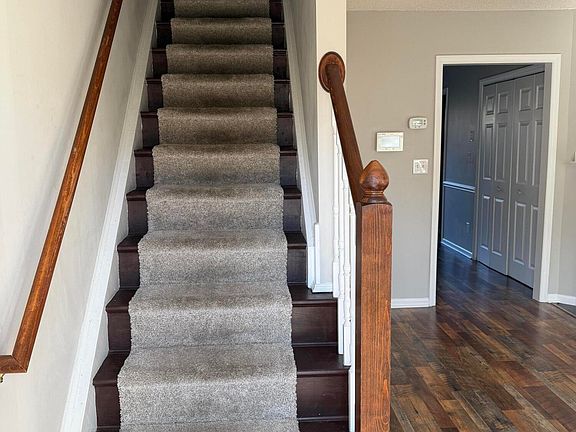 2nd image of 2355 Vineyard Drive #F2