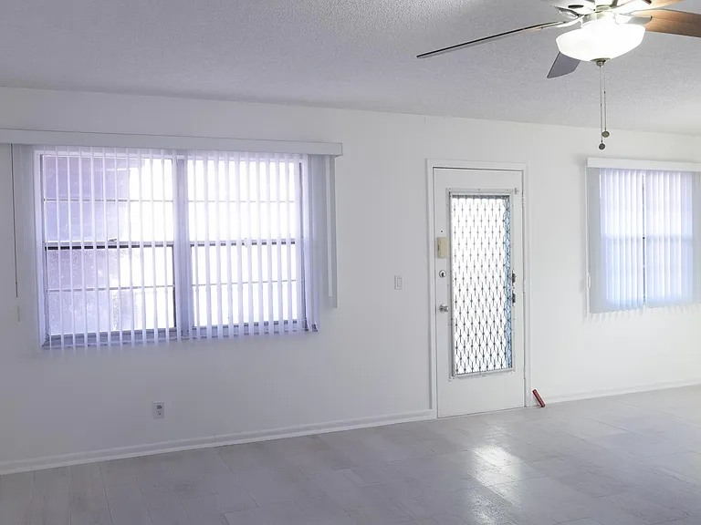 400 SW 134th Way #302F — Photo 15