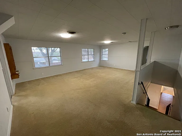 427 Indigo St — Photo 5