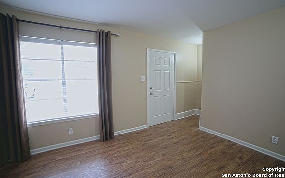 2nd image of 1402 Rodrick Dr
