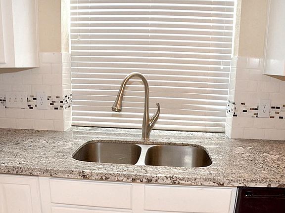 5th image of 8103 Meadow Pond Dr