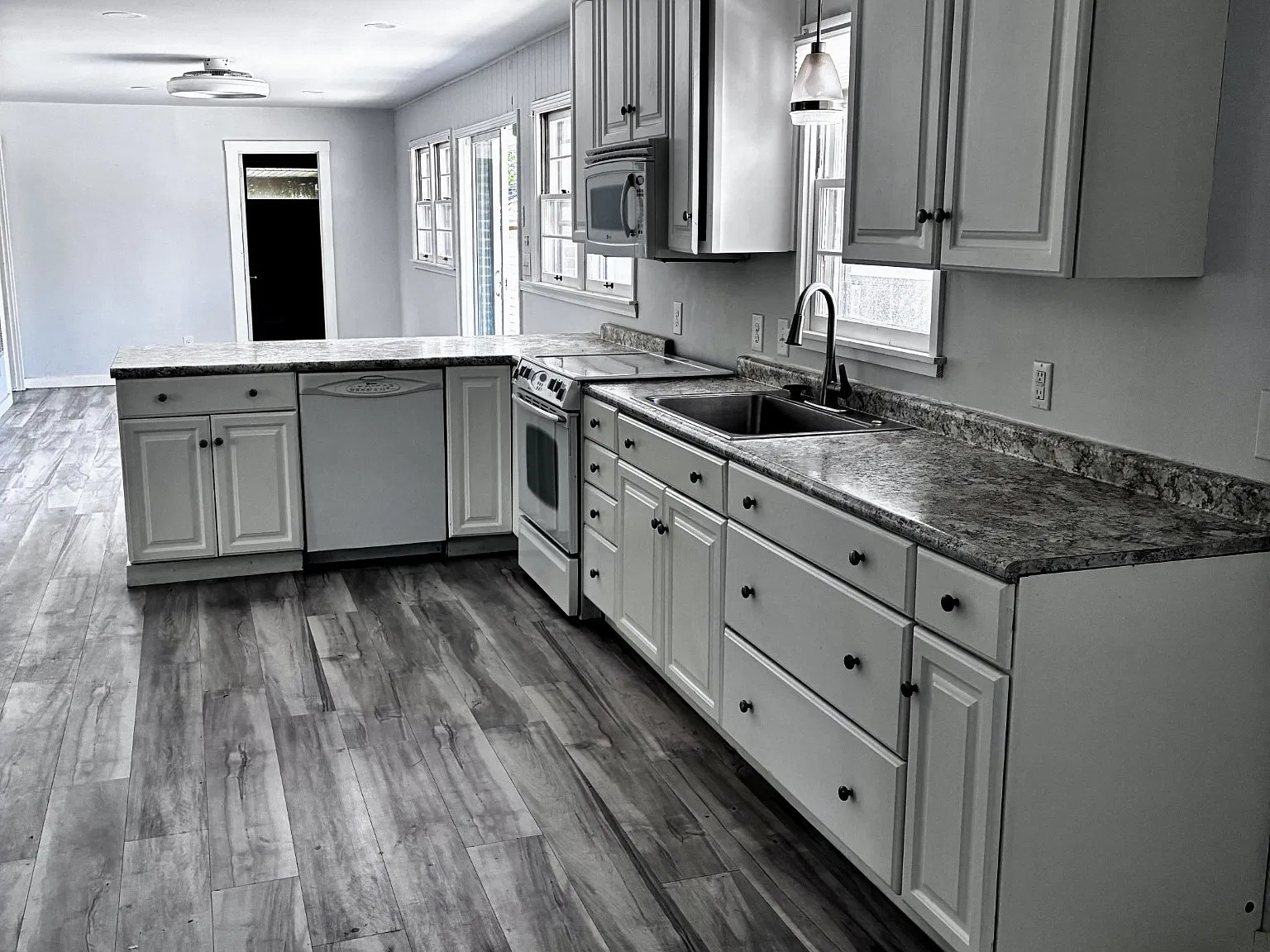 3 bed, 3.0 bath, 1490 sqft, $2,800 — Photo 4