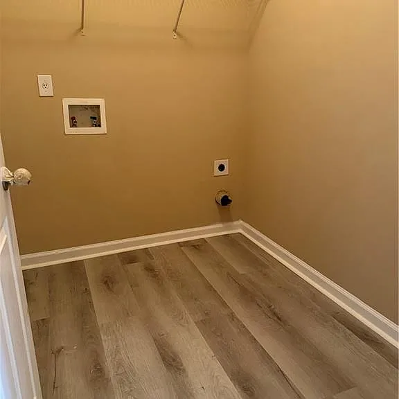 1646 Hedington Ct — Photo 8