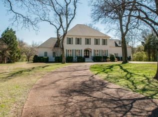 6143 Robin Hill Rd, Nashville, TN 37205