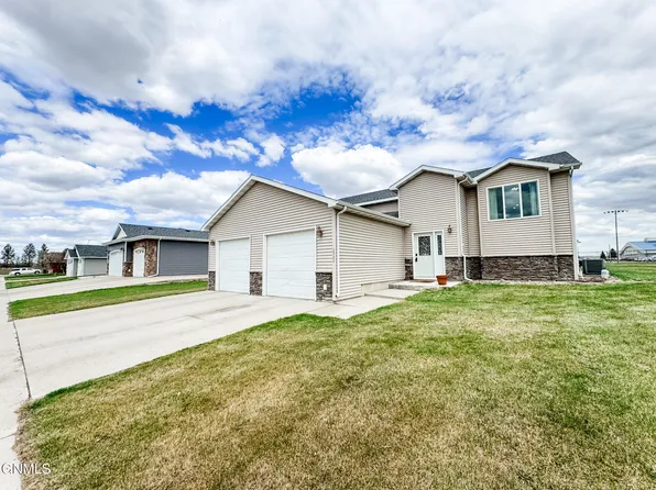 2502 12th Ave W, Williston, ND 58801