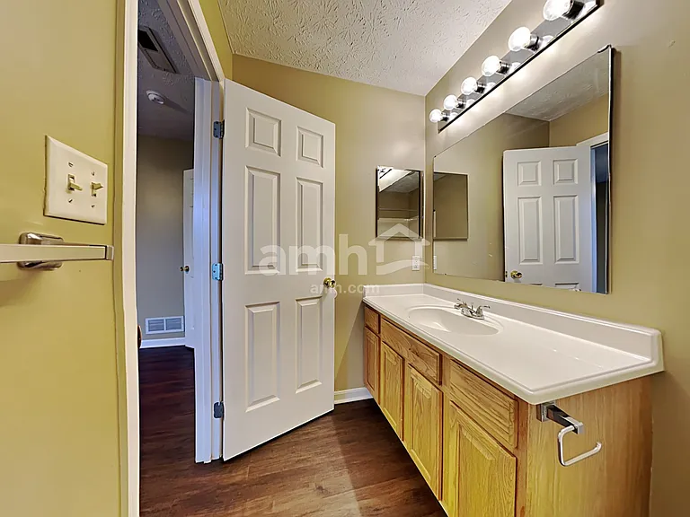 699 Thornton Dr — Photo 12