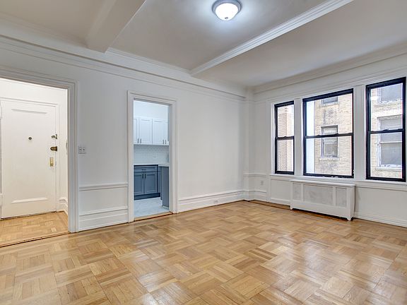 2nd image of 315 W 102nd St APT 4D