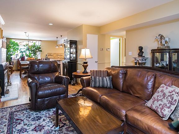 Open floorpan with great flow