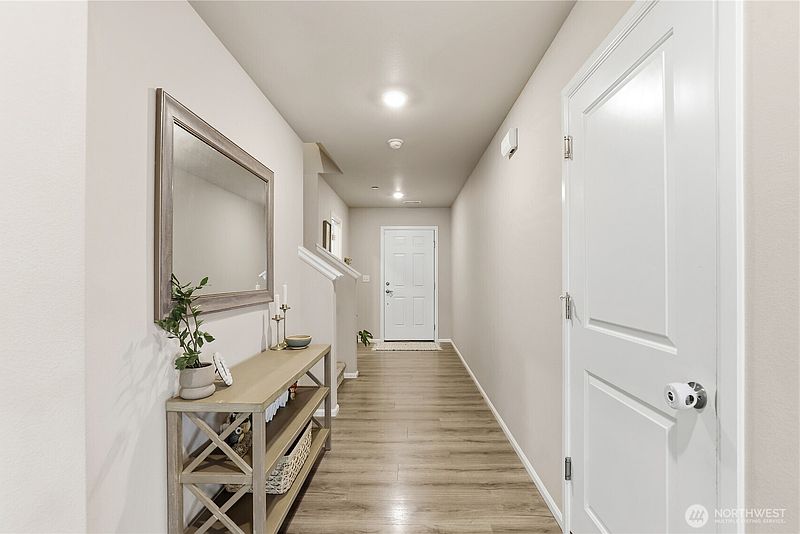 4th image of 2001 18th Avenue SW