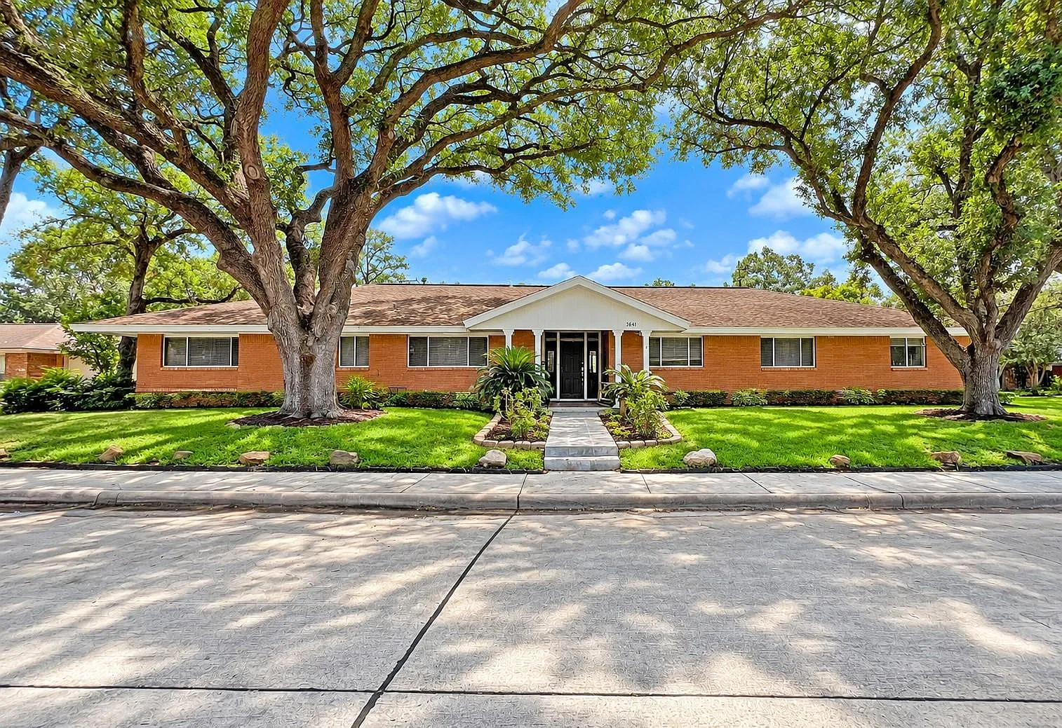 4 bed, 3.0 bath, 2950 sqft, $3,000 — Photo 4