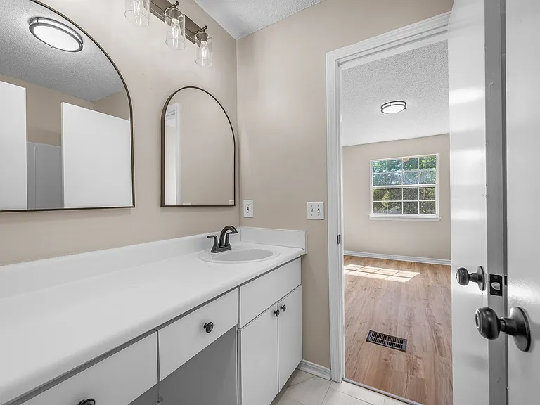 648 Virginia Oak Ct — Photo 34