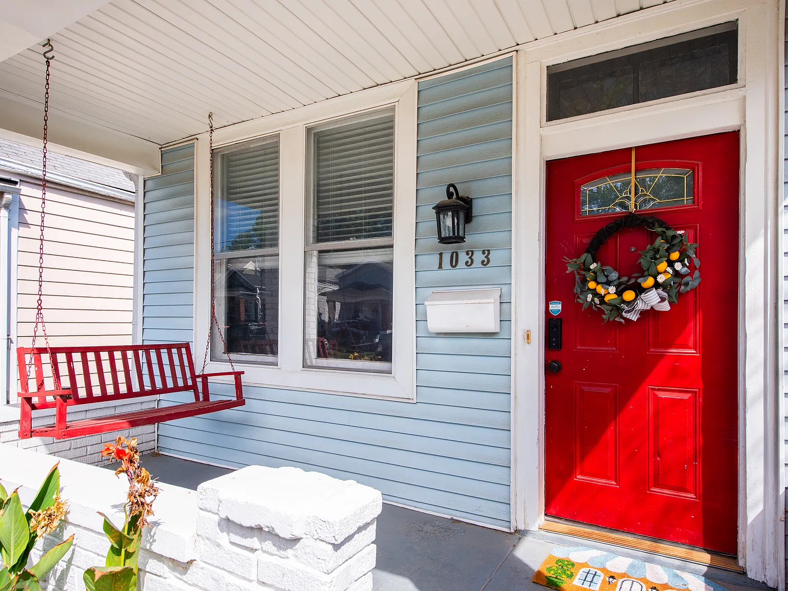 1033 Milton St — Photo 3