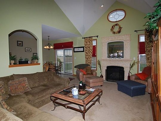 3rd image of 14742 S Aster Ln