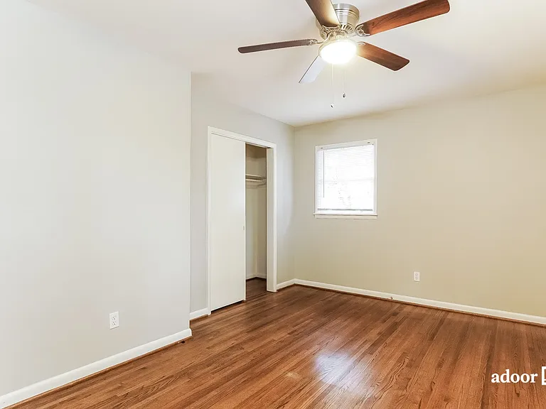 1032 Medina Dr — Photo 7