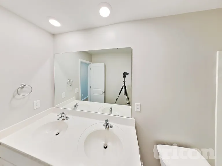 2020 Longshadow St — Photo 13