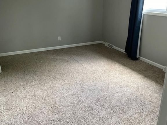 5th image of 2020 W Glen Ave