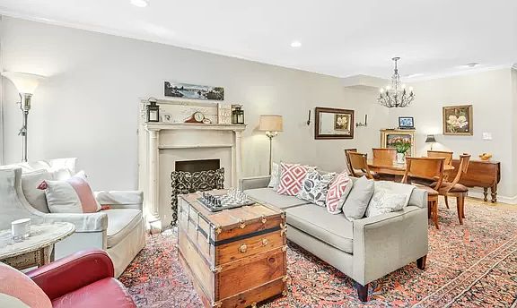 2nd image of 28 W 96th St APT 1