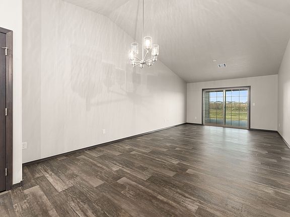 5th image of 2544 E Meadowside Pl