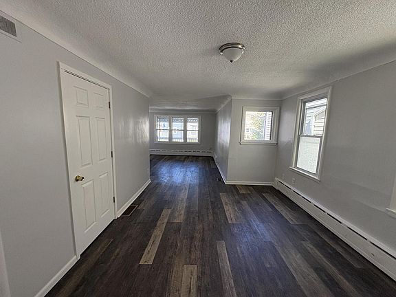 3rd image of 1017 E Pearson STREET