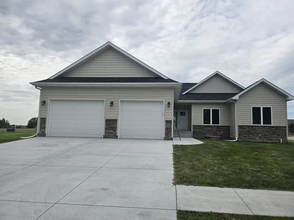104 N Birch St, Paxton, NE 69155