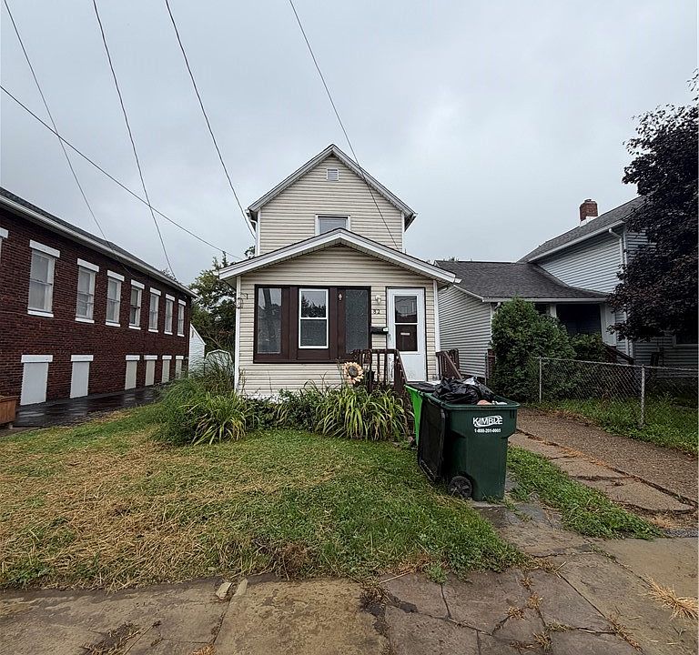 1st image of 82 Brown St