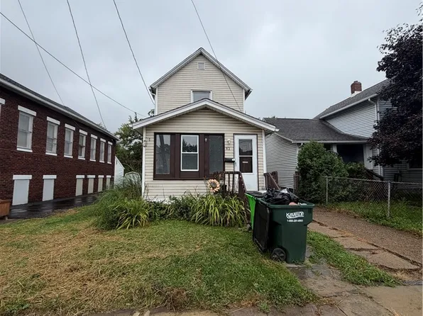 82 Brown St, Barberton, OH 44203
