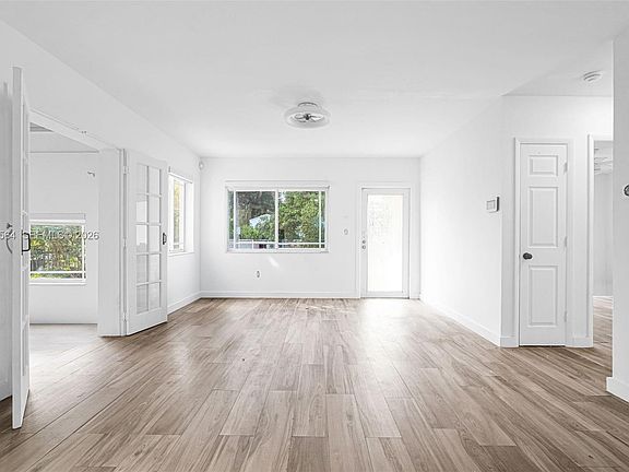 3rd image of 20 NW 45th St #1