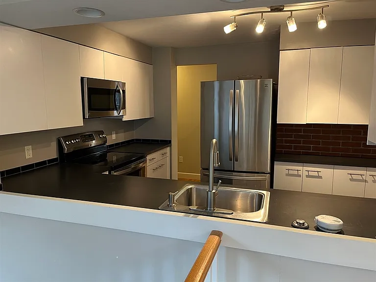 12 Lois Ln #12 — Photo 10