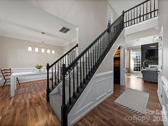2nd image of 7554 Sedgebrook Dr W