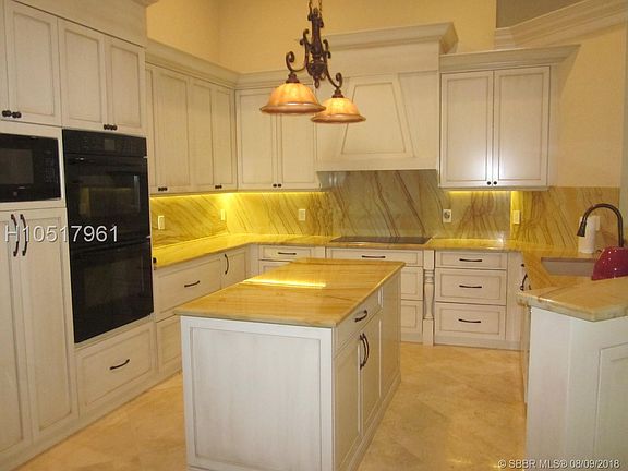 4th image of 3428 Shady Oak St