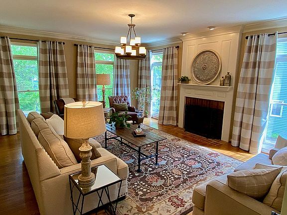5th image of 55 Saint Thomas Ct